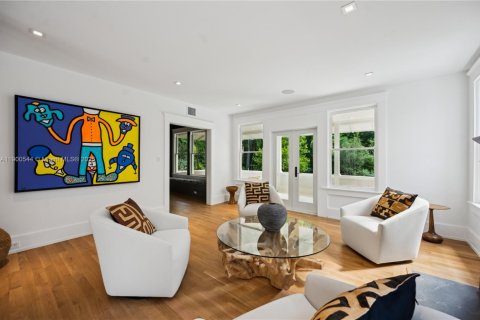 Casa en venta en Miami, Florida, 6 dormitorios, 623.1 m2 № 1953789 - foto 7