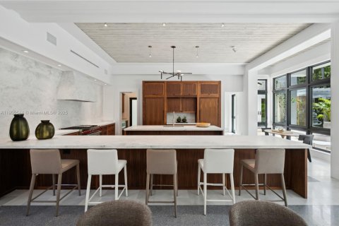 Casa en venta en Miami, Florida, 6 dormitorios, 623.1 m2 № 1953789 - foto 14