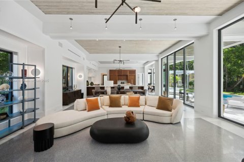 Casa en venta en Miami, Florida, 6 dormitorios, 623.1 m2 № 1953789 - foto 26