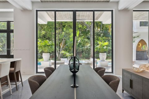 Casa en venta en Miami, Florida, 6 dormitorios, 623.1 m2 № 1953789 - foto 23
