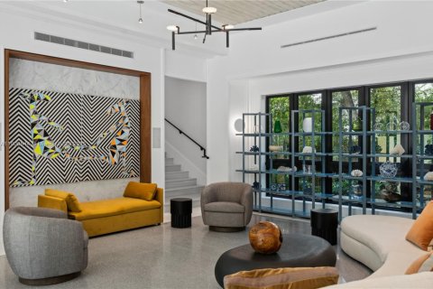 Casa en venta en Miami, Florida, 6 dormitorios, 623.1 m2 № 1953789 - foto 25