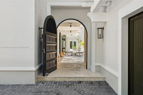 Casa en venta en Miami, Florida, 6 dormitorios, 623.1 m2 № 1953789 - foto 3