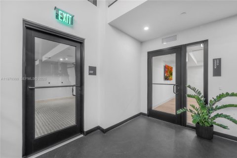 Condo in Miami, Florida, 1 bedroom  № 2042622 - photo 22