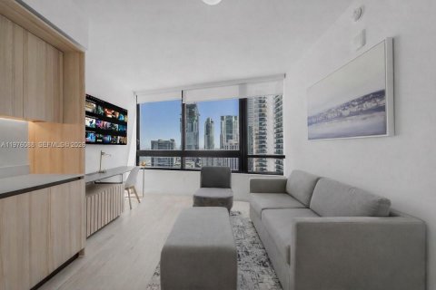 Condo in Miami, Florida, 1 bedroom  № 2042622 - photo 4
