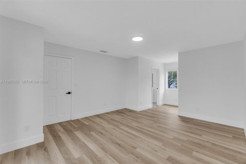 Villa ou maison à vendre à Dania Beach, Floride: 3 chambres, 128.21 m2 № 2048939 - photo 20