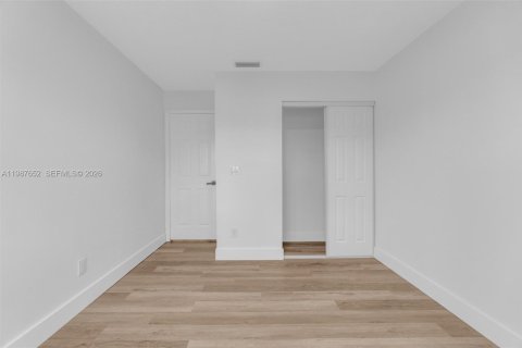 Villa ou maison à vendre à Dania Beach, Floride: 3 chambres, 128.21 m2 № 2048939 - photo 19