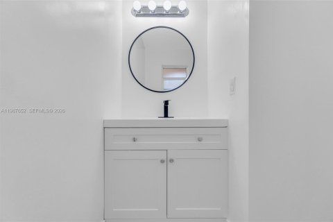 Villa ou maison à vendre à Dania Beach, Floride: 3 chambres, 128.21 m2 № 2048939 - photo 16