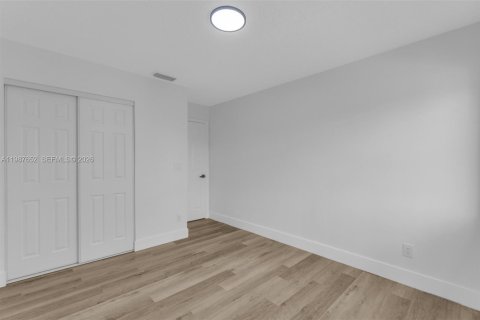 Villa ou maison à vendre à Dania Beach, Floride: 3 chambres, 128.21 m2 № 2048939 - photo 13