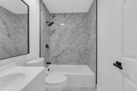 Villa ou maison à vendre à Dania Beach, Floride: 3 chambres, 128.21 m2 № 2048939 - photo 24