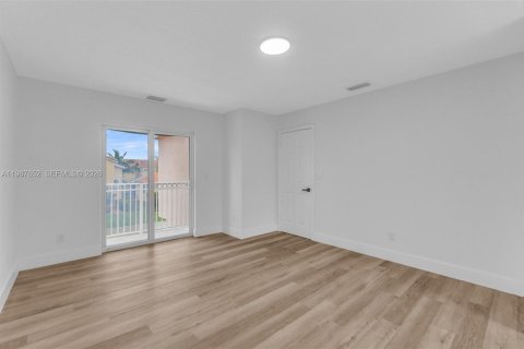 Villa ou maison à vendre à Dania Beach, Floride: 3 chambres, 128.21 m2 № 2048939 - photo 21