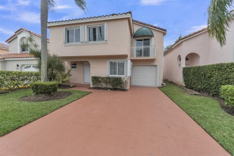 Villa ou maison à vendre à Dania Beach, Floride: 3 chambres, 128.21 m2 № 2048939 - photo 2