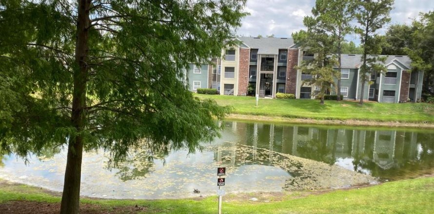 Condominio en Orlando, Florida, 2 dormitorios № 1757978