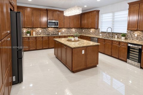 House in Doral, Florida 5 bedrooms, 386.38 sq.m. № 2399656 - photo 11