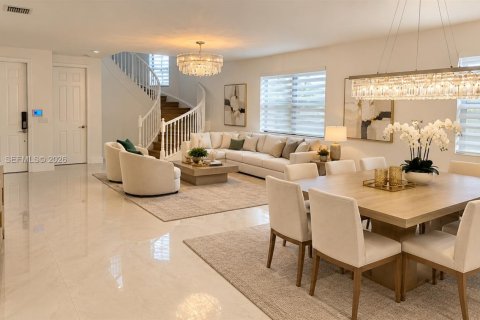 House in Doral, Florida 5 bedrooms, 386.38 sq.m. № 2399656 - photo 8