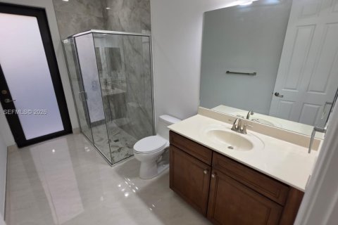 House in Doral, Florida 5 bedrooms, 386.38 sq.m. № 2399656 - photo 24