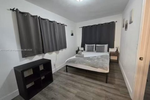 Villa ou maison à louer à Miami, Floride: 1 chambre, 44.13 m2 № 1980801 - photo 4