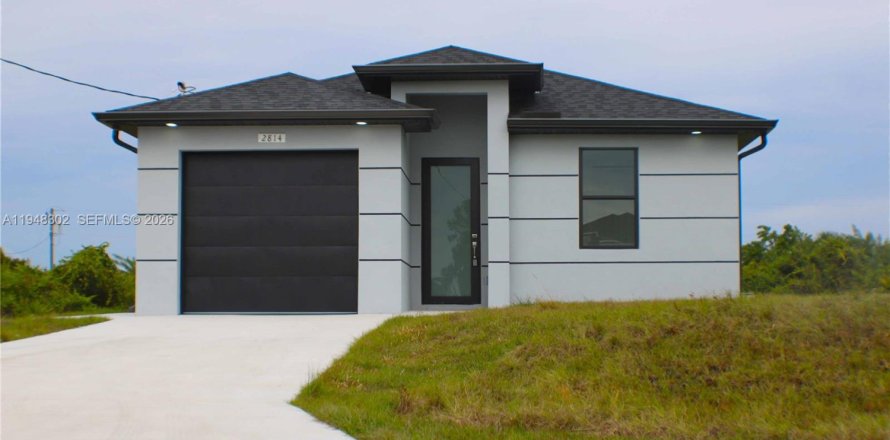House in Lehigh Acres, Florida 3 bedrooms № 2004343