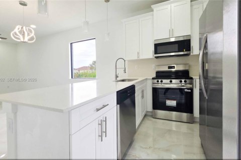 House in Lehigh Acres, Florida 3 bedrooms № 2004343 - photo 17