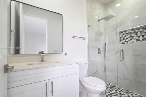 House in Lehigh Acres, Florida 3 bedrooms № 2004343 - photo 18