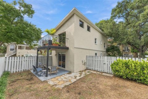 Condo in Tampa, Florida, 1 bedroom  № 2400296 - photo 22