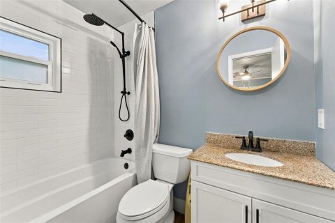 Condo in Tampa, Florida, 1 bedroom  № 2400296 - photo 20