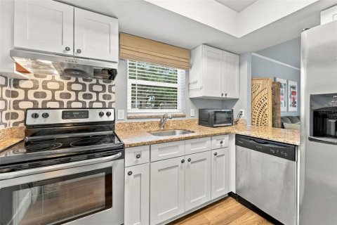 Condo in Tampa, Florida, 1 bedroom  № 2400296 - photo 6