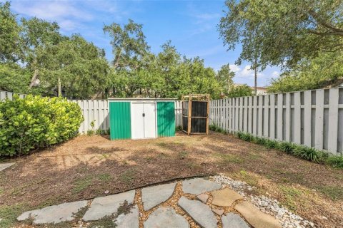 Condo in Tampa, Florida, 1 bedroom  № 2400296 - photo 27