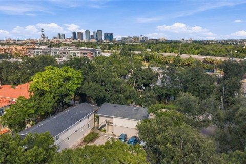 Condo in Tampa, Florida, 1 bedroom  № 2400296 - photo 30
