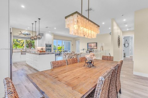 House in Islamorada, Village of Islands, Florida 4 bedrooms № 2012726 - photo 21