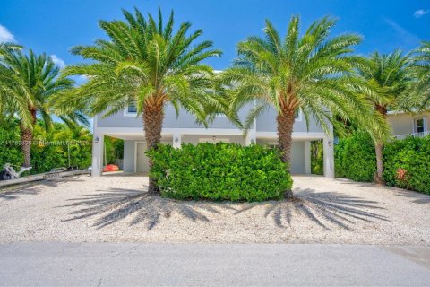 House in Islamorada, Village of Islands, Florida 4 bedrooms № 2012726 - photo 4
