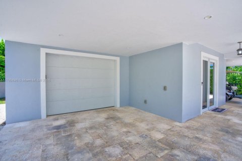 House in Islamorada, Village of Islands, Florida 4 bedrooms № 2012726 - photo 7