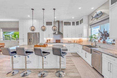 House in Islamorada, Village of Islands, Florida 4 bedrooms № 2012726 - photo 18