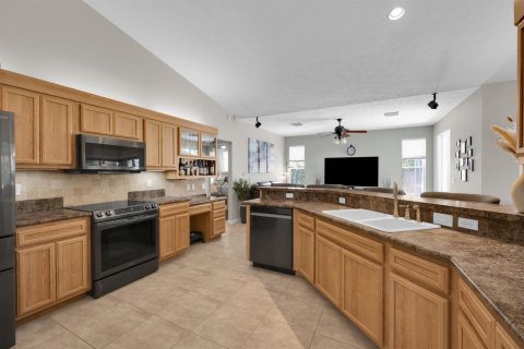 Casa en venta en Port St. Lucie, Florida, 3 dormitorios, 185.8 m2 № 2078362 - foto 17