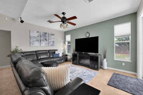 Casa en venta en Port St. Lucie, Florida, 3 dormitorios, 185.8 m2 № 2078362 - foto 11
