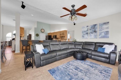 Casa en venta en Port St. Lucie, Florida, 3 dormitorios, 185.8 m2 № 2078362 - foto 13