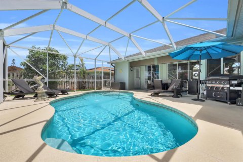 Casa en Port St. Lucie, Florida 3 dormitorios, 185.8 m2 № 2078362