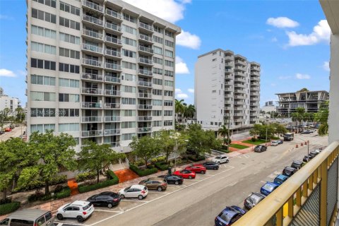 Copropriété à louer à Miami Beach, Floride: 1 chambre, 71.35 m2 № 2168394 - photo 19