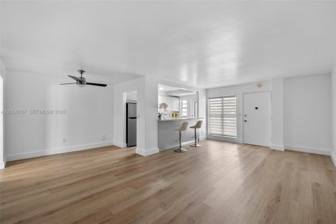 Copropriété à louer à Miami Beach, Floride: 1 chambre, 71.35 m2 № 2168394 - photo 8
