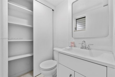 Copropriété à louer à Miami Beach, Floride: 1 chambre, 71.35 m2 № 2168394 - photo 17