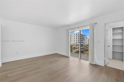 Copropriété à louer à Miami Beach, Floride: 1 chambre, 71.35 m2 № 2168394 - photo 11