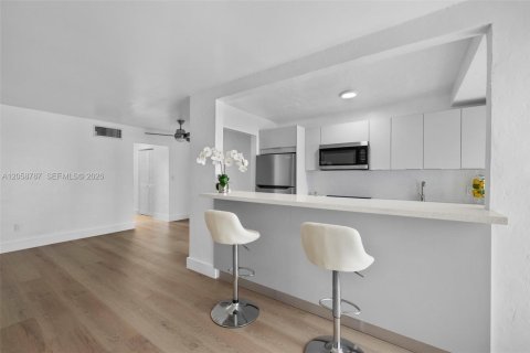 Copropriété à louer à Miami Beach, Floride: 1 chambre, 71.35 m2 № 2168394 - photo 3