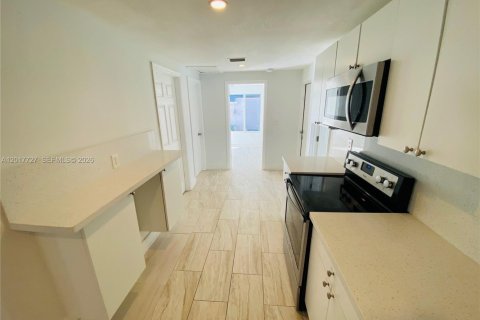House in Miami, Florida 3 bedrooms, 127.55 sq.m. № 2087321 - photo 5