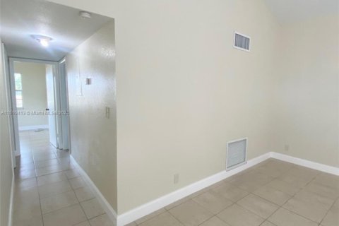 Villa ou maison à vendre à Plantation, Floride: 2 chambres, 93.92 m2 № 1707838 - photo 4