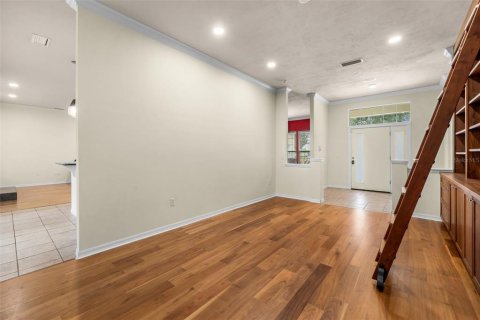 House in Gainesville, Florida 6 bedrooms, 279.26 sq.m. № 2203759 - photo 5