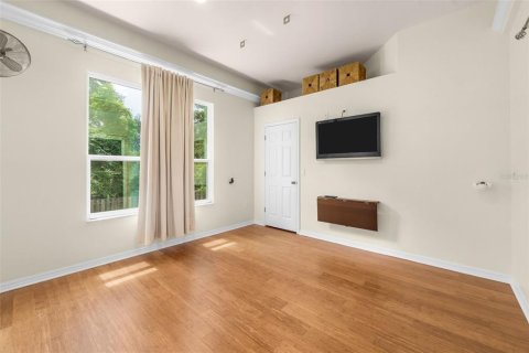 House in Gainesville, Florida 6 bedrooms, 279.26 sq.m. № 2203759 - photo 7