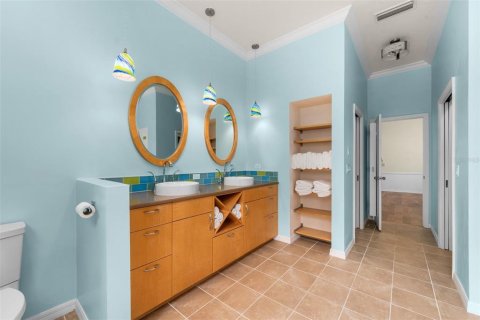 House in Gainesville, Florida 6 bedrooms, 279.26 sq.m. № 2203759 - photo 29