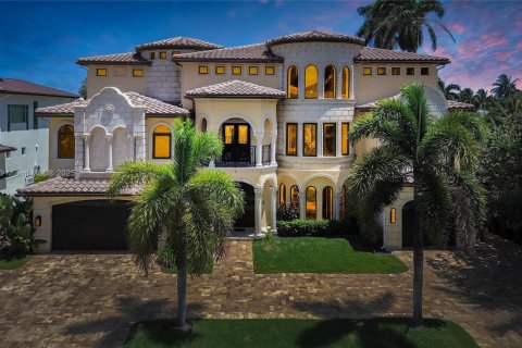 House in Delray Beach, Florida 6 bedrooms, 676.89 sq.m. № 1752508 - photo 1