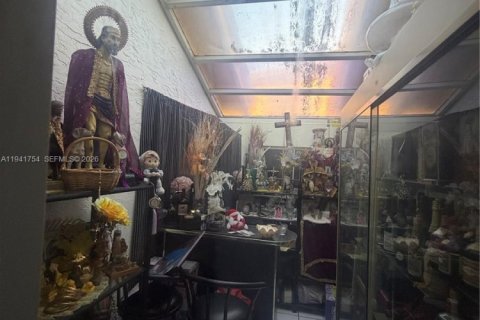 Casa en venta en Miami, Florida, 3 dormitorios, 180.23 m2 № 2002675 - foto 16