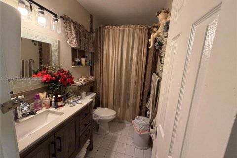Casa en venta en Miami, Florida, 3 dormitorios, 180.23 m2 № 2002675 - foto 8