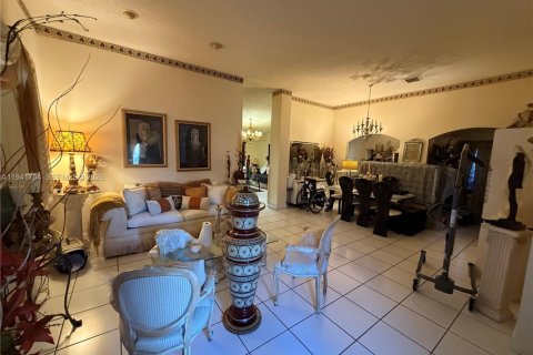 Casa en venta en Miami, Florida, 3 dormitorios, 180.23 m2 № 2002675 - foto 13